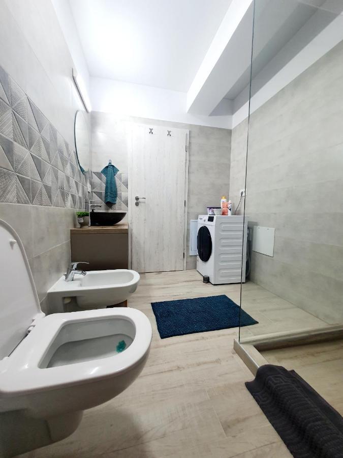 'Just Like Home' Apartment - With Private Parking Place Galaţi Eksteriør bilde