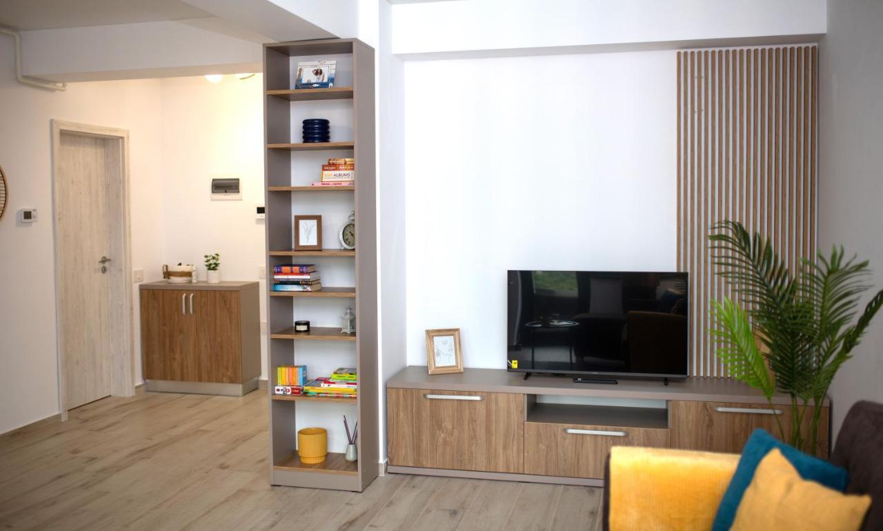 'Just Like Home' Apartment - With Private Parking Place Galaţi Eksteriør bilde